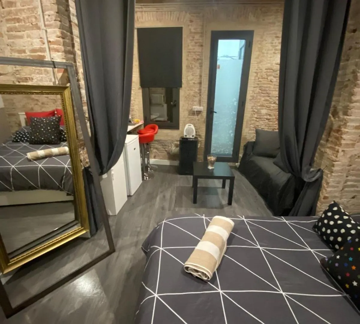 アパート Room Not Shared Center Liceu Ramblas Plaza Cataluna バルセロナ