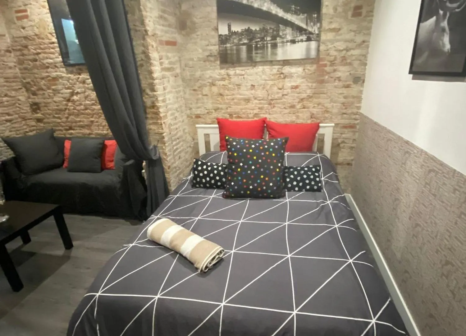 Room Not Shared Center Liceu Ramblas Plaza Cataluna バルセロナ アパート